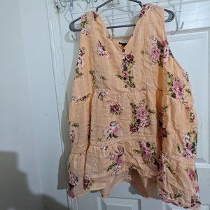 Torrid peach floral baby doll top 3/4